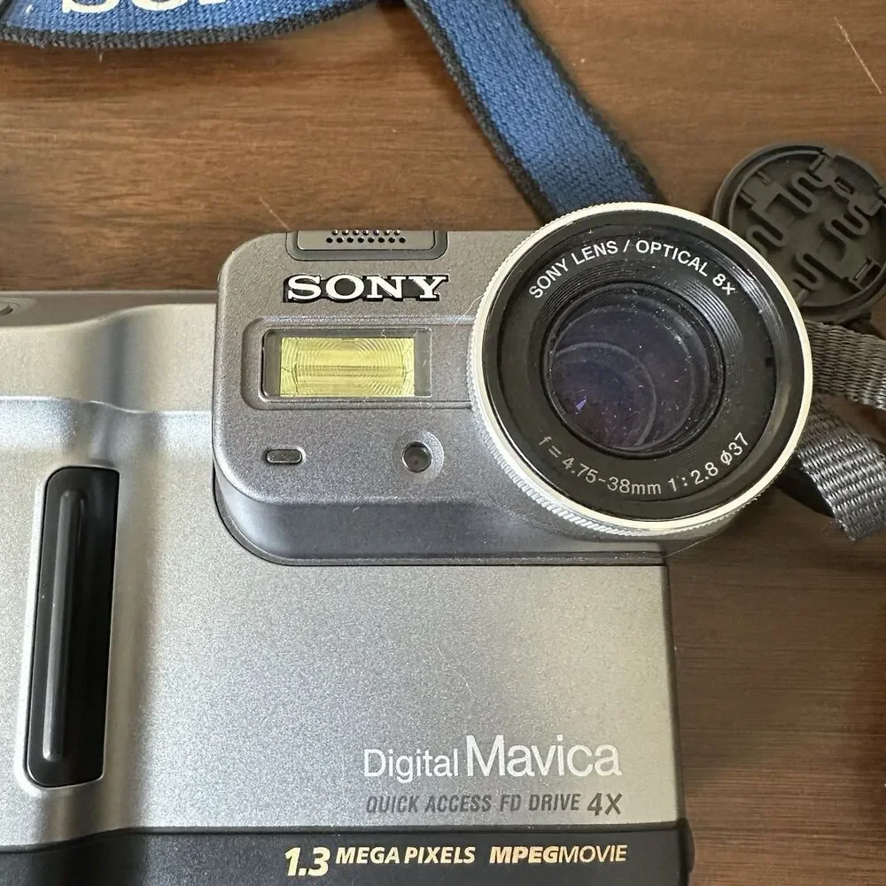 Sony Mavica MVC-FD88 Digital Still Camera Battery Charger Floppy Disk WORKS